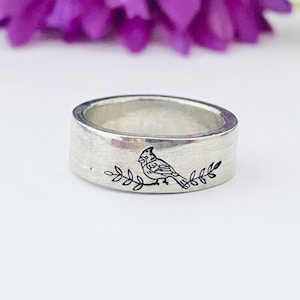 Bague cardinale - bague estampée à la main personnalisée - bague très solide - bague en étain - excellent cadeau - bijou amusant - personnalisé