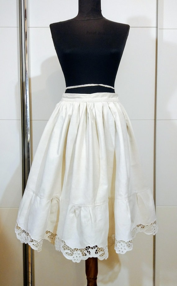 Antique Romanian skirt / Transylvanian hand embro… - image 1