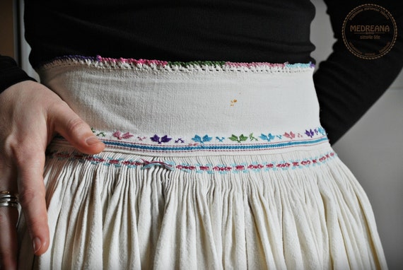 Antique skirt / Transylvanian embroidered skirt  … - image 4