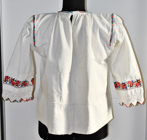 Antique Romanian blouse / Transylvanian hand embr… - image 5