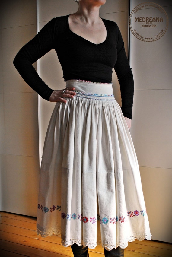 Antique skirt / Transylvanian embroidered skirt  … - image 2