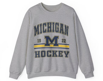 Chemise de hockey du Michigan, sweat-shirt de hockey du Michigan, col rond de hockey du Michigan, cadeau hockey du Michigan, T-shirt de hockey du Michigan, sweat à capuche du Michigan