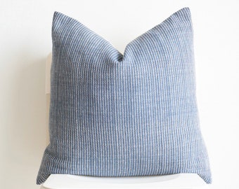 Housse de coussin tissée à rayures bleues et crème