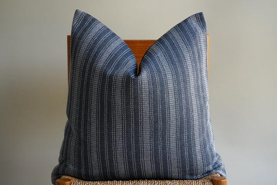 ネイビーブルーのストライプ柄枕カバー、織り模様のクッション - Etsy 日本