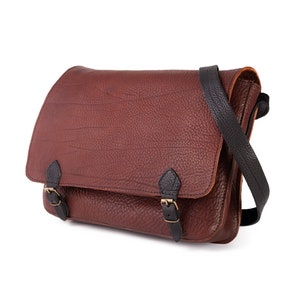 Document folder made of vegetable tanned leather