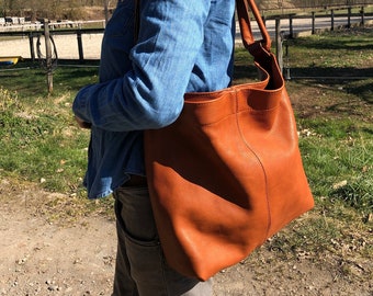 Shopper als Handtasche aus weichem Leder