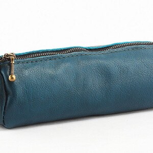 Pencil case from leather image 2