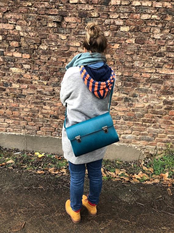 Brottasche groß, Große Ledertasche, Umhängetasche, DinA4  Tasche, Schultasche, handgefertigte Tasche, Laptop Tasche, chromfreies Leder