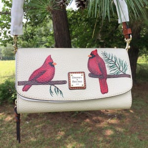Cartera de mano Dooney & Bourke, cartera navideña, bolso cardenal pintado a mano, regalo único para ella, piel auténtica