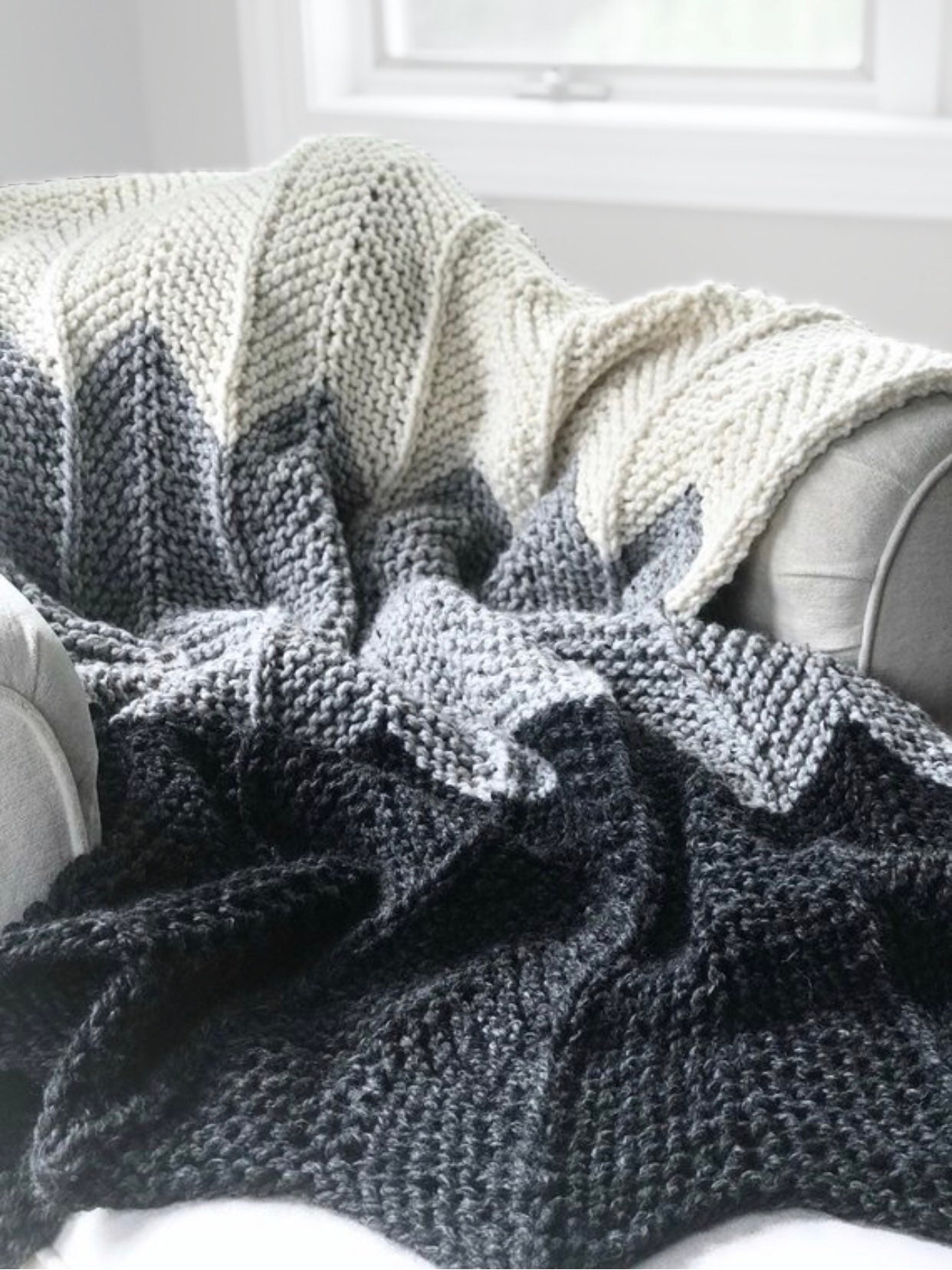 Chunky Knit Chevron Blanket Afghan Throw | Ombre Pêcheur à La Crème/Marbre Clair Gris Anthracite Le 