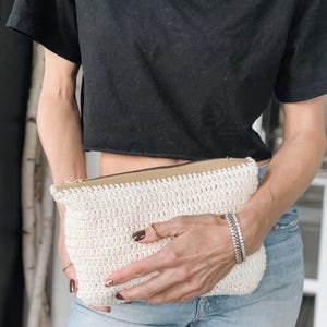 かぎ針編みパターン | 縫わないジッパー付きメイクアップバッグクラッチ | THE SACCA POUCH