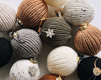 Knit BALL ORNAMENT + wood snowflake charm