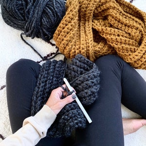 Crochet Pattern | Easy Chunky Ribbed Unisex Infinity Scarf | THE ANELLO ...