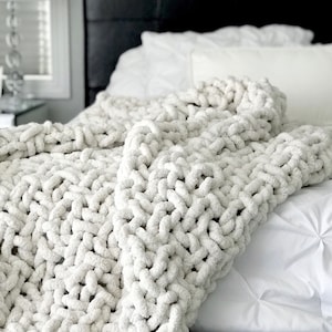 Knitting Pattern |  Jumbo Knit Textured Throw Blanket | THE MODERNO
