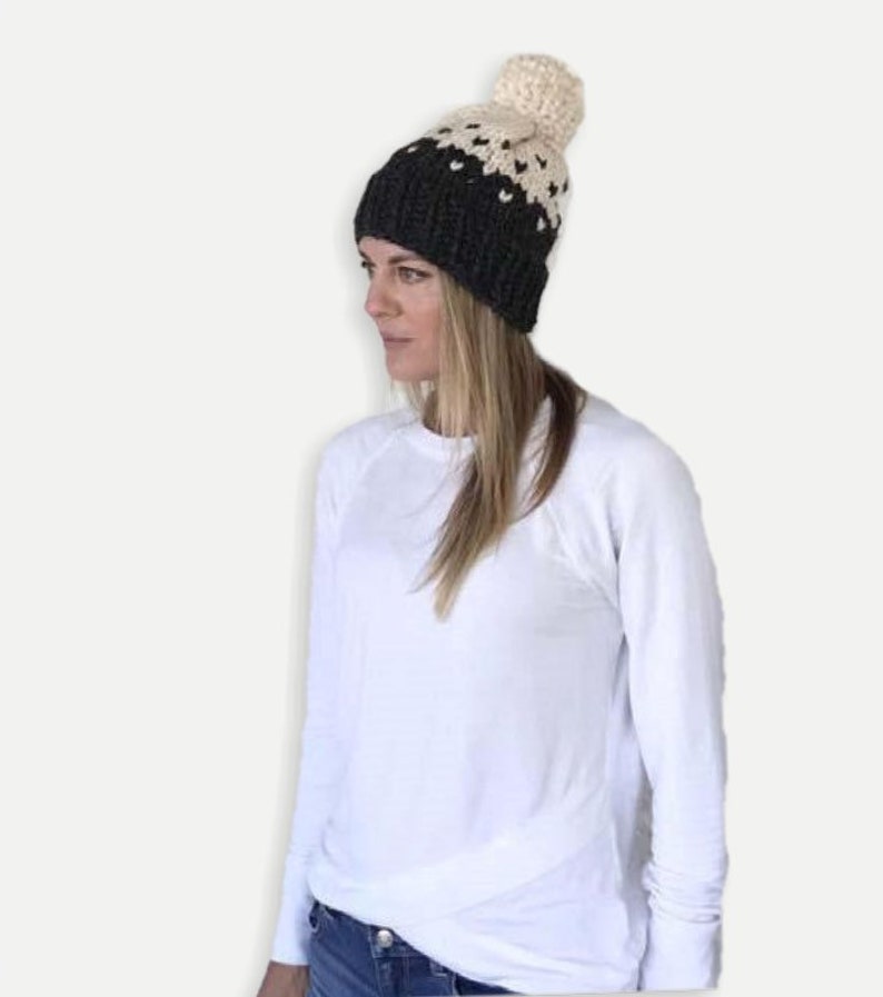 Two-Tone Chunky Fair Isle Slouchy Hat with Pom-Pom Charcoal Grey/Fisherman THE MODELLO image 3