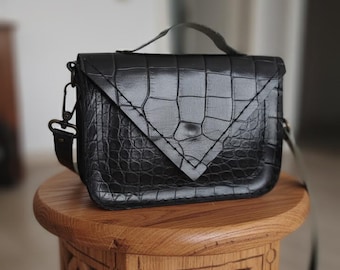Handcrafted Crocodile Embossed Leather Bag - Model Nena