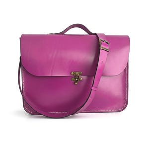 Laptopväska i fuchsiafärgat läder