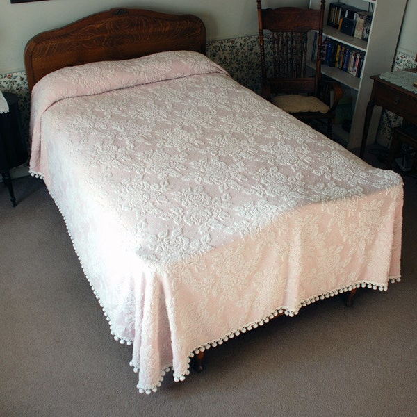 Vintage Fieldcrest Chenille Bedspread - Pink and White Hobnail Imperial Rose -  Full Size Bedspread