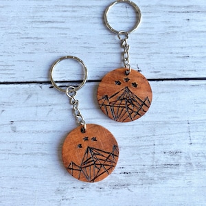 Night Court Symbol Keyring - hand-burnt original wooden key chain. A Court Of Mist And Fury / Sarah J Maas / ACOTAR / ACOMAF / ACOWAR
