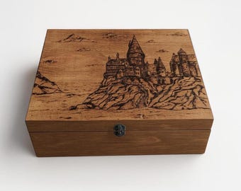 Magical Wizard School hand-burnt wooden box - trinkets memories Hand-Burned Fantasy Bookworm Gift Illustrated Pyrography Chest Witchy Decor