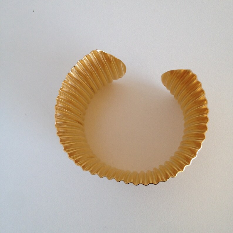 rigido in ottone dorato 80s rigid Bracciale vintage nuovo anni 80 originale Vintage new bracelet in golden brass