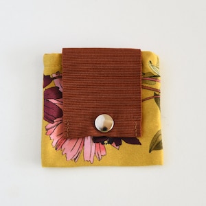 Handmade earphones holder, headphones holder, earphones case, vegan, in fabric no leather, gift idea, bag organizer, organizer office idea