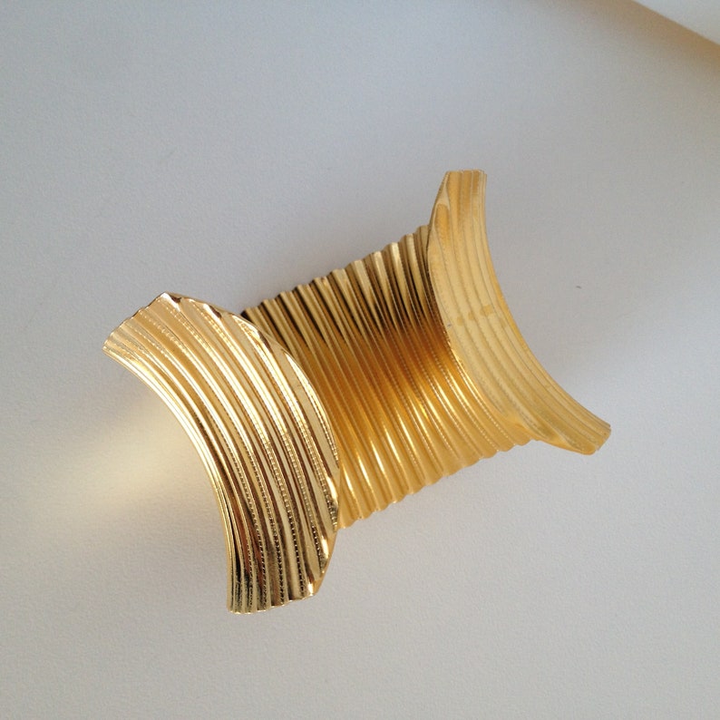 rigido in ottone dorato 80s rigid Bracciale vintage nuovo anni 80 originale Vintage new bracelet in golden brass