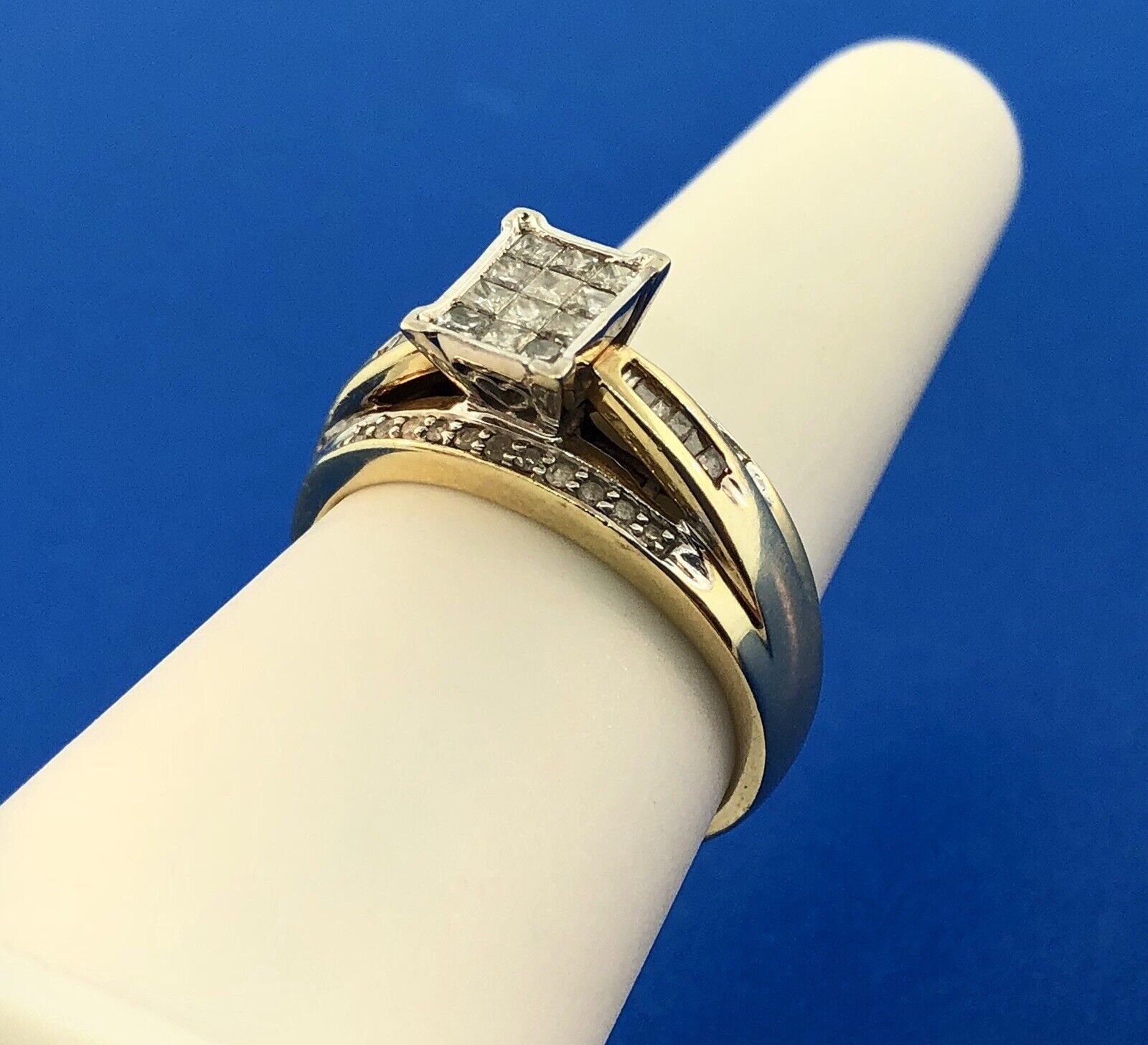 Zorab Creation Exquisite Two Faced Horse Ring in 10.22 Carats Of Fancy  Diamonds For Sale at 1stDibs