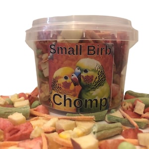 Small Bird Treats, Freeze Dried Chop for Birds, All Natural Food, Fruit Vegetable Mix for Parakeets, Budgies, Small Pet Animals, 1oz