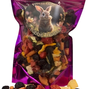 Freeze-Dried Rabbit Treats: Natural Fruit & Veggie Mix
