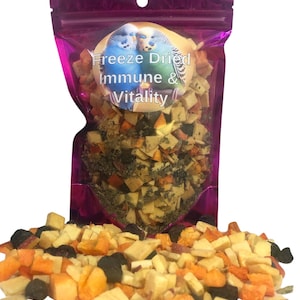 Freeze Dried Parrot Food, Immune & Vitality Blend, Natural Fruit Vegetable Herb Mix for Birds and Small Pet Animals, 2.5oz Bag