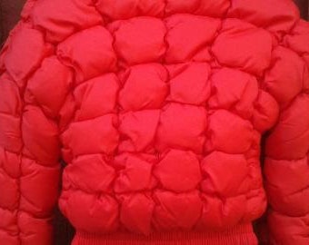 Vintage Cherry Apple Red Snow Bunny New Wave Retro 1980's Ladies Red Polyester Puffer Winter Snow Board Ski ice skating Coat Size 10