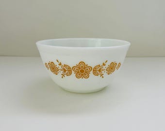 PYREX White Butterfly Gold 402 Mixing Bowl 1.5 Qt