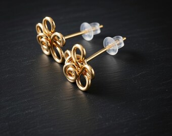 Handmade Daisy Stud Earrings: Copper Wire Floral Jewelry