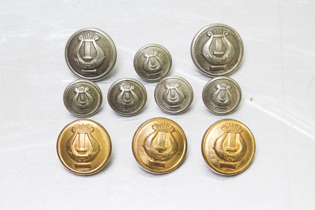 Vintage Set of 10 Small Buttons Pin Colorful Collection Rare Collection ...