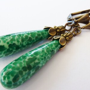 Elster Lilly's green marble pendulum Earrings image 1