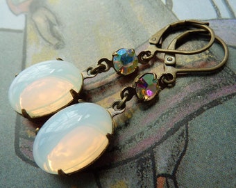 Elster Lilly's White Opals | Earrings