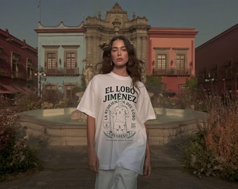 Raúl Jiménez El Lobo México Camiseta de Fútbol / La Resiliencia del Lobo Camiseta Gráfica