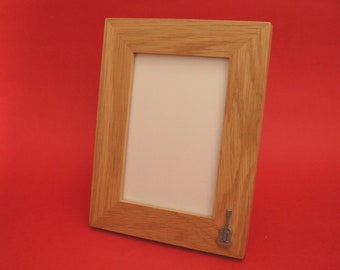Acoustic Guitar Design Real Oak Picture Frame 4 x 6 With Hand Cast Pewter Motif Rock Pop Musician Music Gift