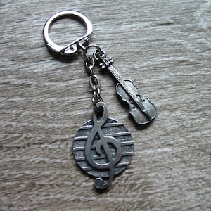 Treble Clef & Violin Pewter Combo Keyring - Music Themed Keychain - Music Keyring Conductor Orchestra Gift
