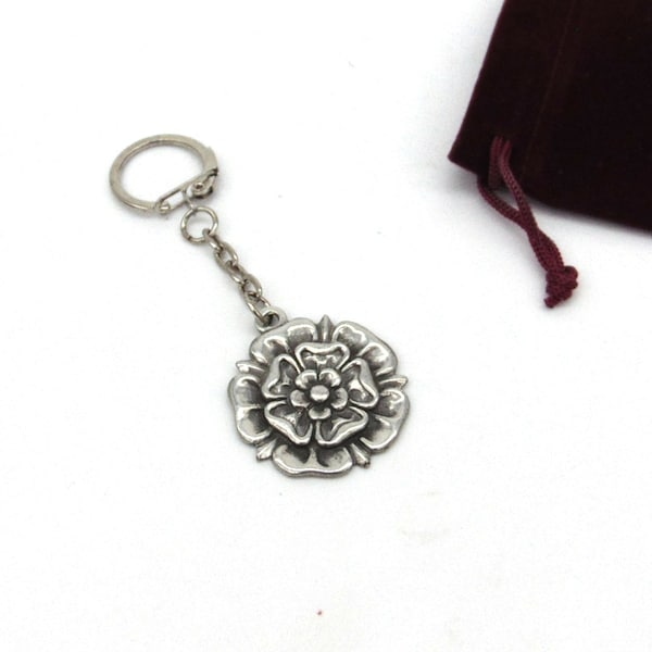 Tudor Rose Pewter Keyring - English Flower Rose Gift - Dad Christmas Gift - History Teacher Gift - Mum Dad Birthday Gift - Tudor Rose Gift