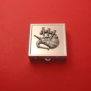 Bagpipes Design Square Chrome Mint / Pill Box - Small Trinket Box - Pill Case for Medicine Vitamins - Fathers Day Christmas Gift