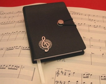 Treble Clef Hand Cast Pewter Motif on A6 Black Journal - Husband Christmas Gift - Music Teacher Gift - Musician Gift - Mum Dad Birthday Gift