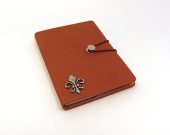 Fleur de Lis Design A6 Tan Notebook - Fleur de Lis Cadeaux - Journal de l’écrivain - Carnet de Noël - Maman Papa Cadeau de Noël anniversaire