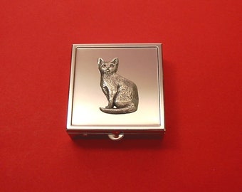 Sitting Cat Design Square Chrome Mint / Pill Box Small Trinket Box Pill Case for Medicine Vitamins - Cadeau de la fête des Pères de la Fête des Mères