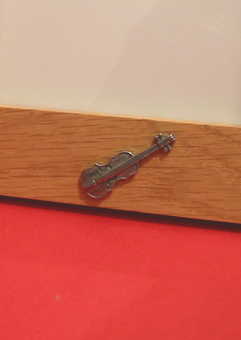Violin Design Real Oak Picture Frame 4 x 6 With Hand Cast Pewter Motif Musician Music Gift