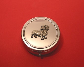 Teckel Pewter Motief op Ronde Chrome Mint / Pill Box Mother Father Kerstcadeau