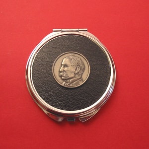 Edward Elgar Pewter Plaque On Black Round Compact Mirror Mother Ladies Christmas Classical Music Teacher Gift image 1