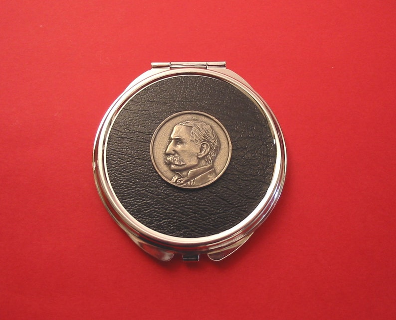 Edward Elgar Pewter Plaque On Black Round Compact Mirror Mother Ladies Christmas Classical Music Teacher Gift image 1