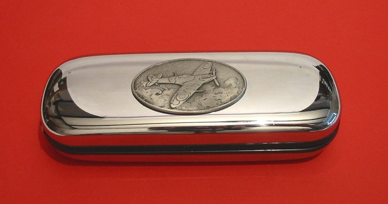 Spitfire Motif Chrome Glasses Case - VE Day WW2 Historian Spitfi Spitfire Motif Chrome Glasses Case - VE Day WW2 Historian Spitfi
